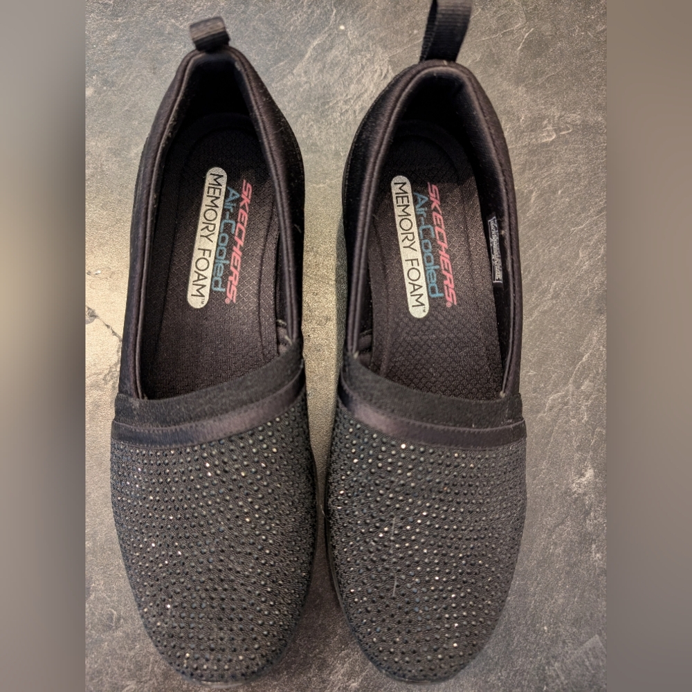 Sketchers Air Cooled Memory Foam, black with sparkle women's running shoe size 7